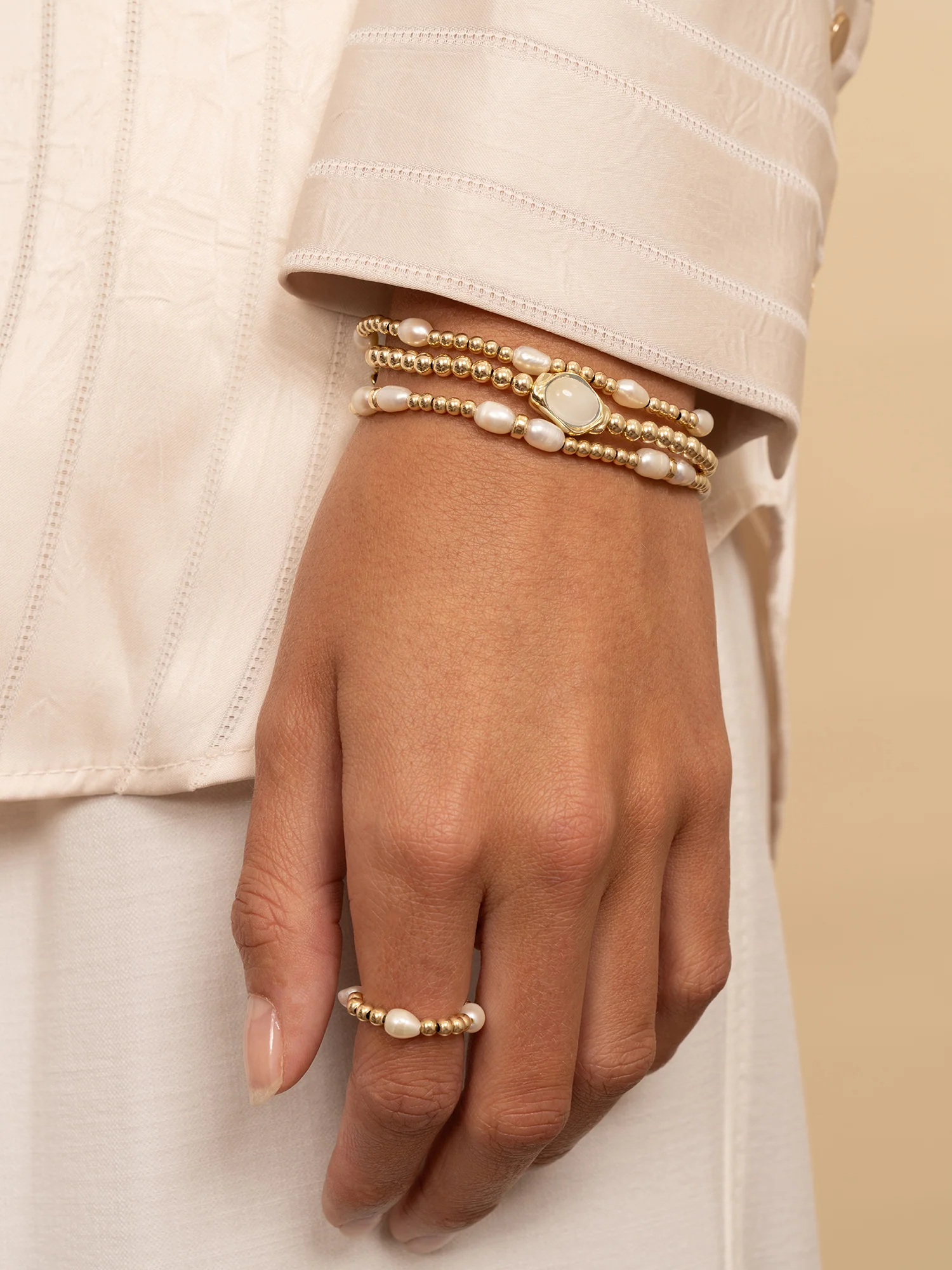 Reverse Roundel Armband Mother of Pearl - Image 2